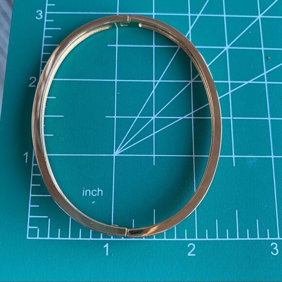 Swarovski Crystal channel set gold hinged bracelet - Picture 12 of 12